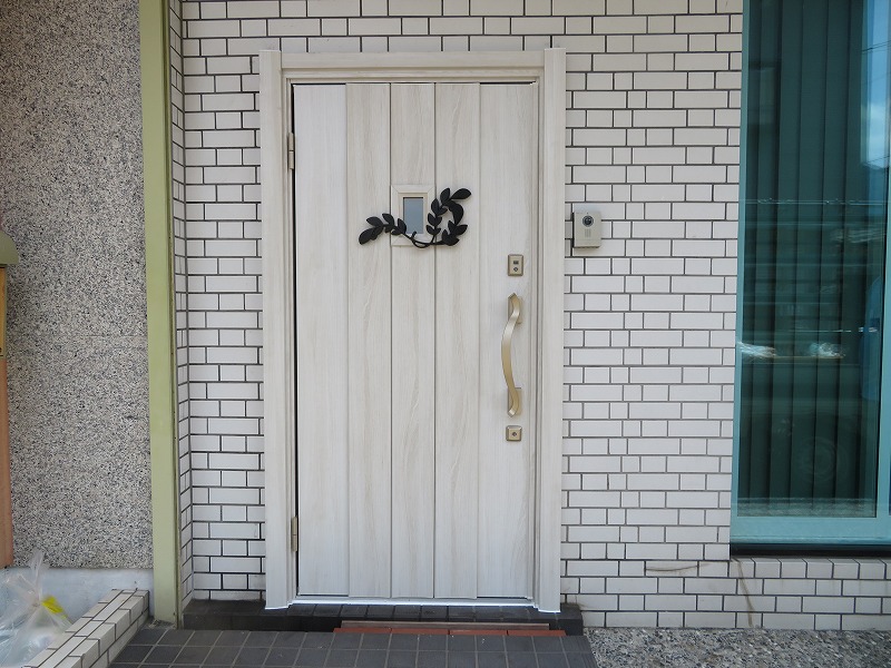 玄関ドアの入れ替え