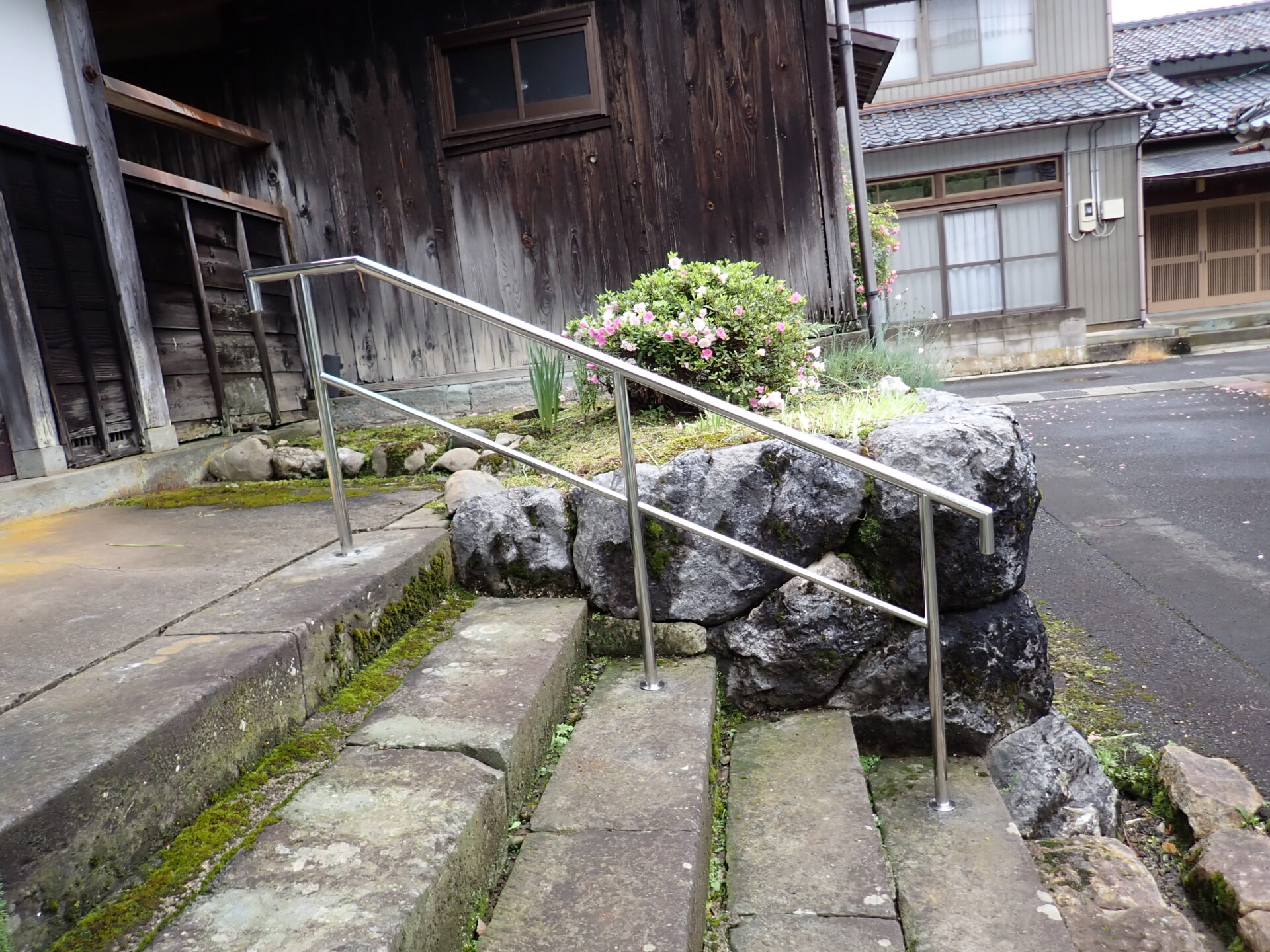 Kお寺さんのステンレス階段手摺設置工事